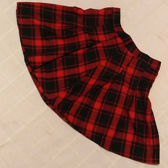 NWOT H&M Divided Red & Blk Plaid Mini Skater Skirt - Picture 4 of 10